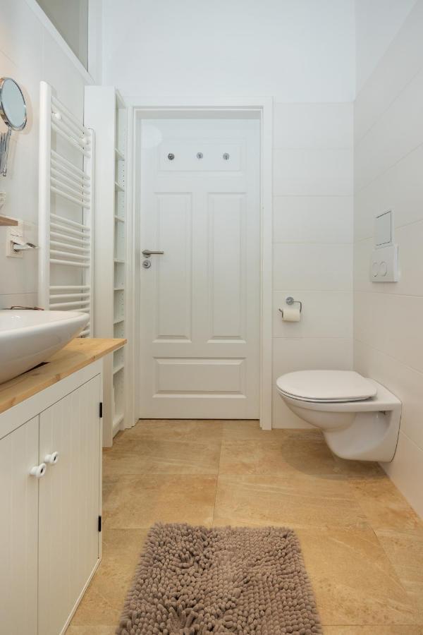 Delightful 1 Bedroom Near Schoenbrunn And Westbahnhof With Big Porch Вена Экстерьер фото